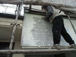 足場で安定した塗装ができます 足場で安定した塗装ができます