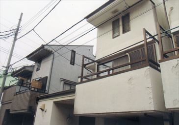 埼玉県朝霞市:モルタル外壁(壁にクラック) 埼玉県朝霞市:モルタル外壁(壁にクラック)